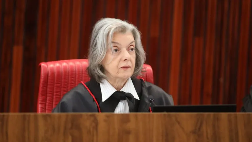 Providências para eleições de 2026 já começam hoje, diz Cármen Lúcia