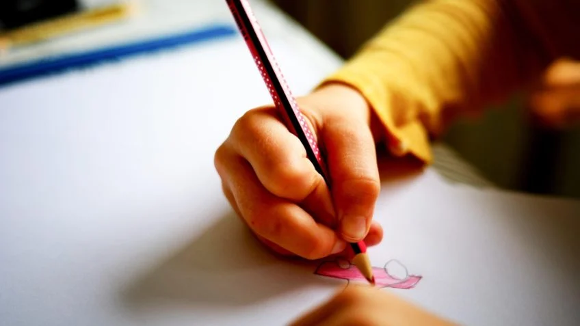 Projeto torna obrigatório ar condicionado em escolas públicas