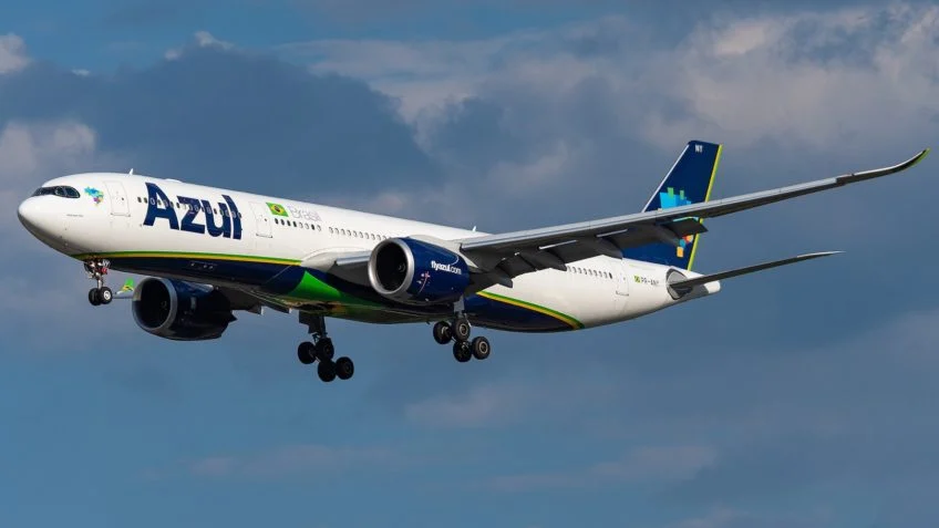 Voo da Azul declara emergência por causa de pouco combustível