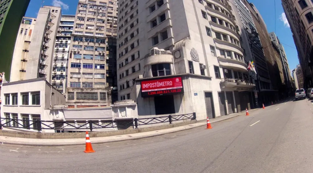 Brasileiros já pagaram R$ 500 bi em impostos em apenas 40 dias de 2025