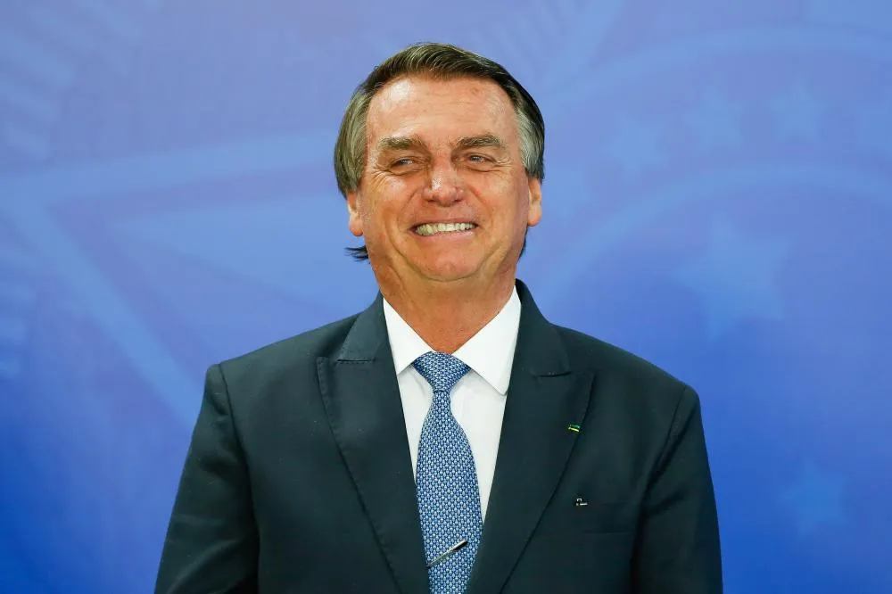 Bolsonaro nega uso de viagra e diz utilizar chip hormonal