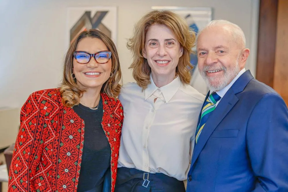Lula parabeniza Fernanda Torres por concorrer ao Oscar: “Honrou o Brasil”