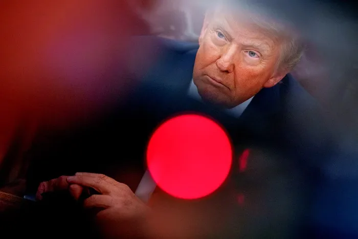 Tarifaço de até 25% de Trump impõe medo e gera incerteza global