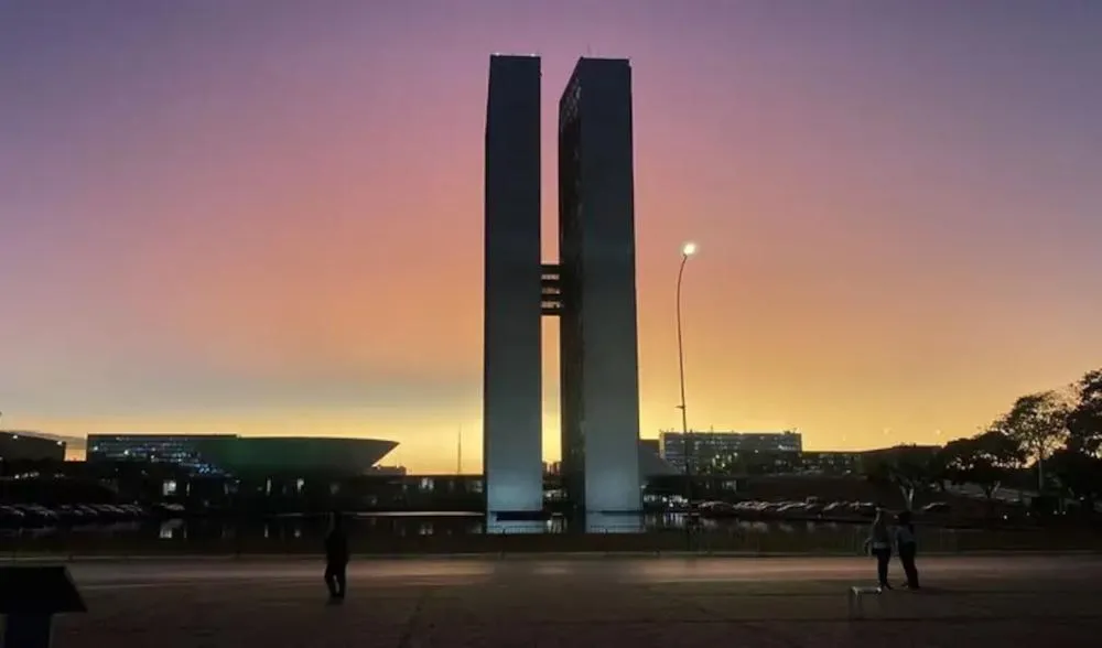 Brasil cai seis posições em ranking de democracia da ‘The Economist’