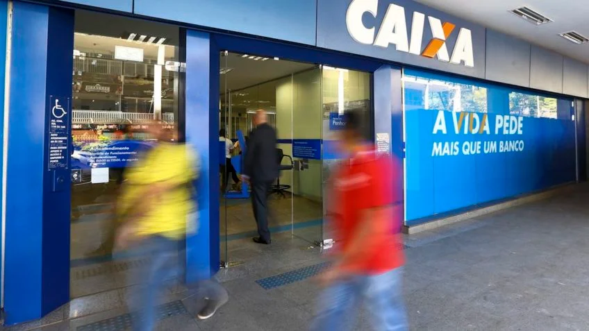 Novo saque do FGTS vai cobrir dívida de cheque especial