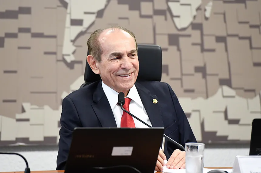 Marcelo Castro revela que vai esperar governador Rafael Fonteles para definir suplência