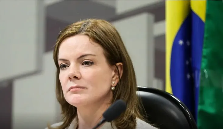 Embratur e Correios no radar do centrão