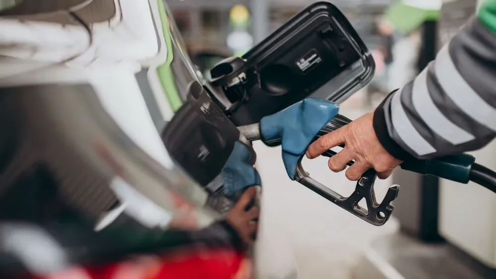 Aumento do etanol na gasolina para 30% será avaliado pelo governo