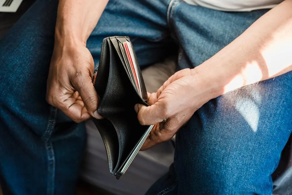 Inadimplência atinge 68,76 milhões de consumidores em fevereiro, aponta CNDL/SPC Brasil