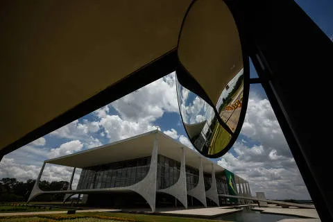 Cinco agências concentram quase 80% da verba de publicidade do governo Lula
