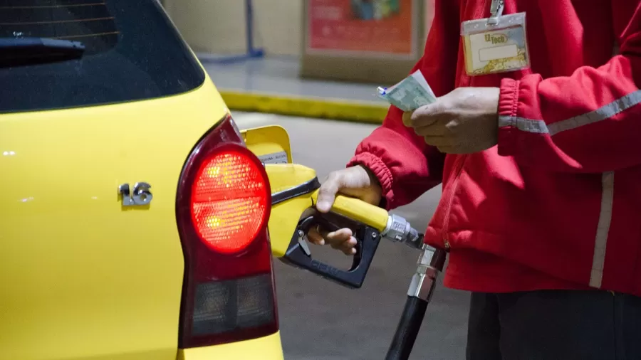 Menor preço e maior consumo? Como gasolina com 30% de etanol afeta veículos