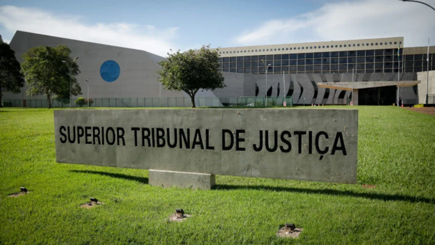 Os honorários sucumbenciais foram fixados em 10% sobre o valor da causa, de R$ 62.494.107,07