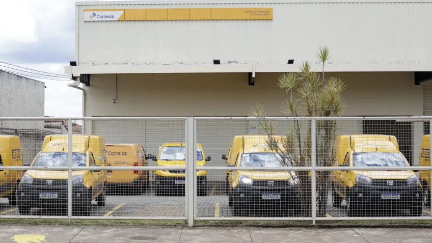Por falta de pagamentos, transportadoras dos Correios ameaçam parar