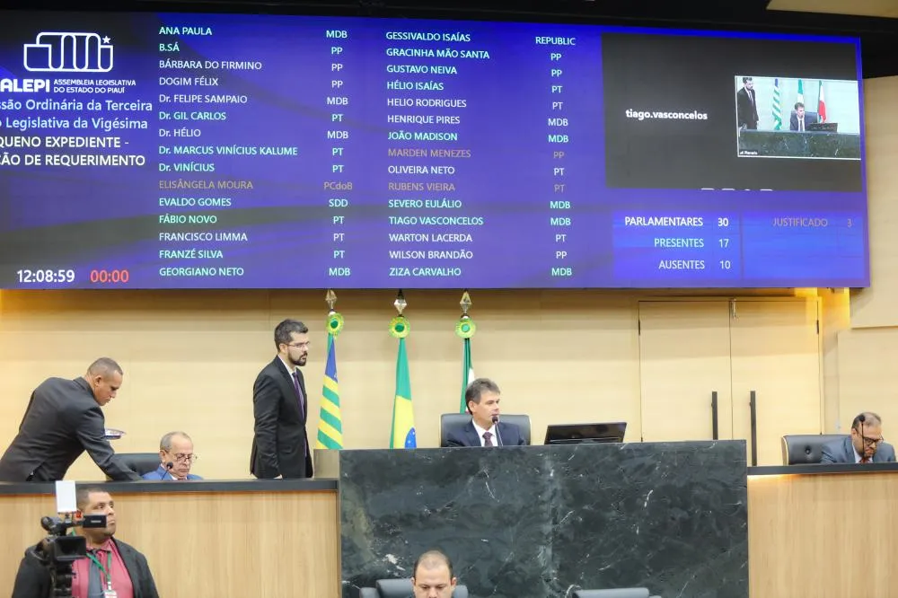 Reajuste de salário dos servidores da Educação e Segurança na Assembleia
