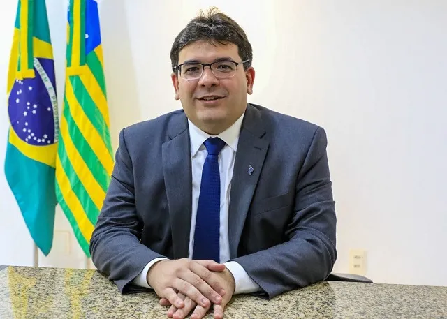 Governador promove “rodízio de gestores” e encaminha minirreforma à Alepi