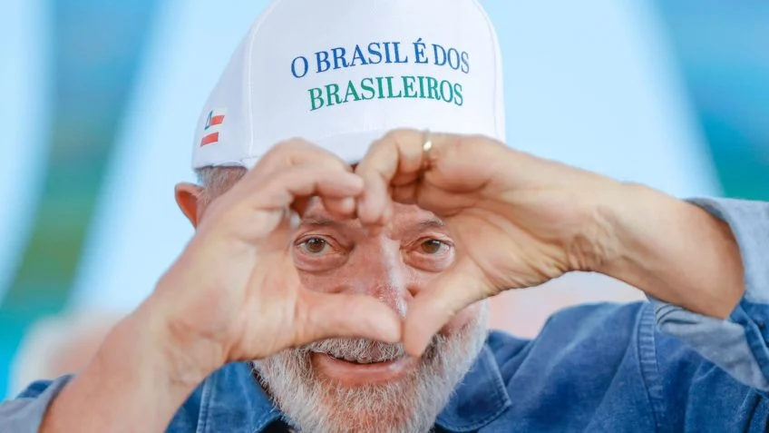 Em baixa, Lula lança campanha de balanço dos dois anos de governo