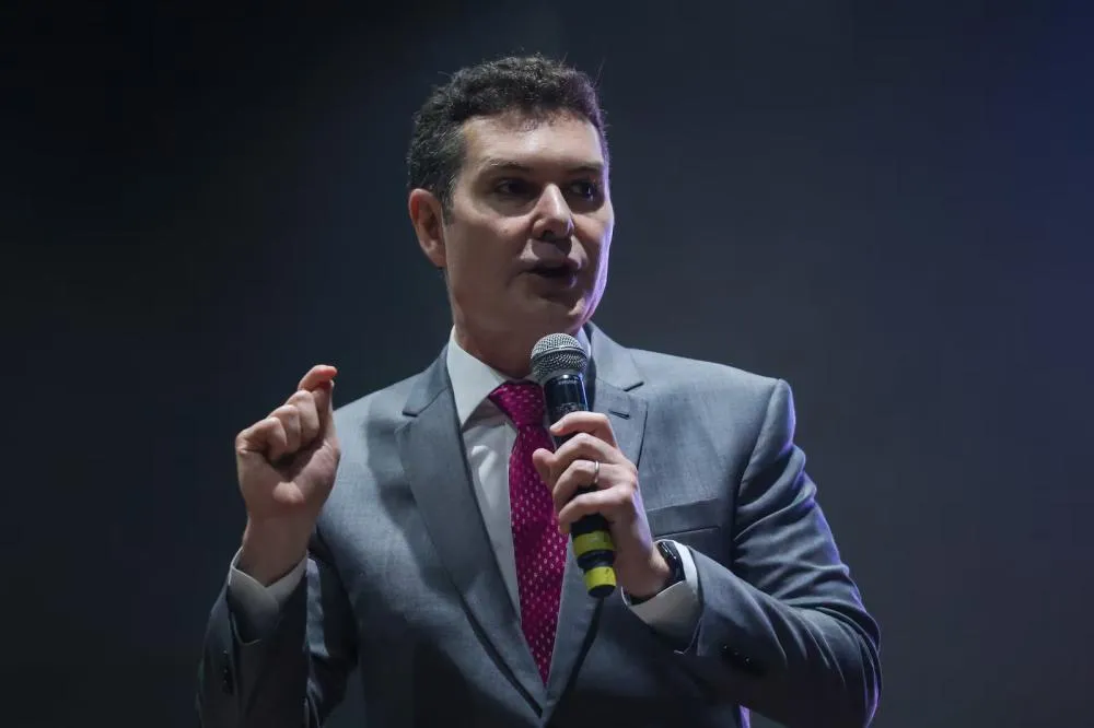Minha Casa, Minha Vida da classe média será aberto em maio, diz ministro das Cidades