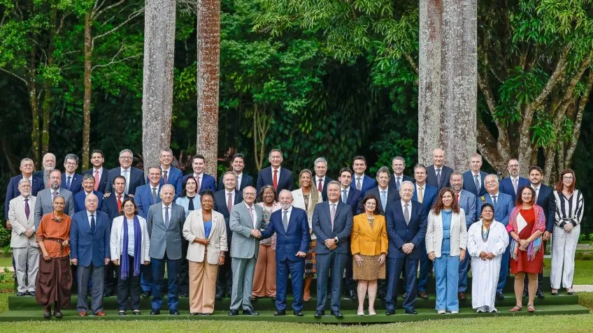 Reforma ministerial volta à mesa de Lula após demissão de Juscelino
