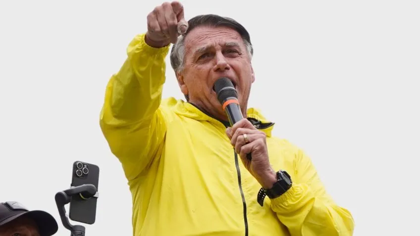Lula se solidariza com quem rouba o próprio povo, diz Bolsonaro