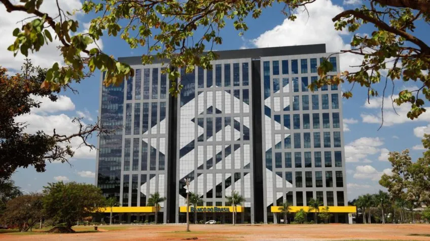 Bancos públicos aumentam publicidade em 14% ao ano