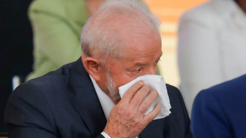 Desaprovação de Lula sobe para 57,4%, diz Paraná Pesquisas