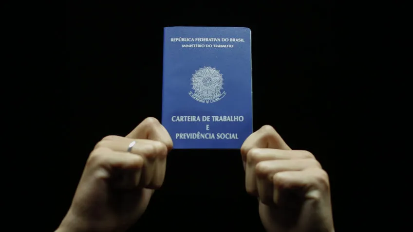 Só 24,4% dos trabalhadores domésticos têm carteira assinada