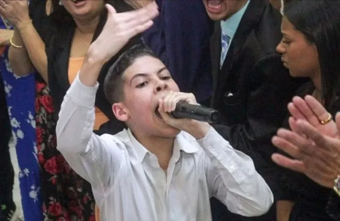 Quem é o pastor de 15 anos ameaçado após dizer curar câncer