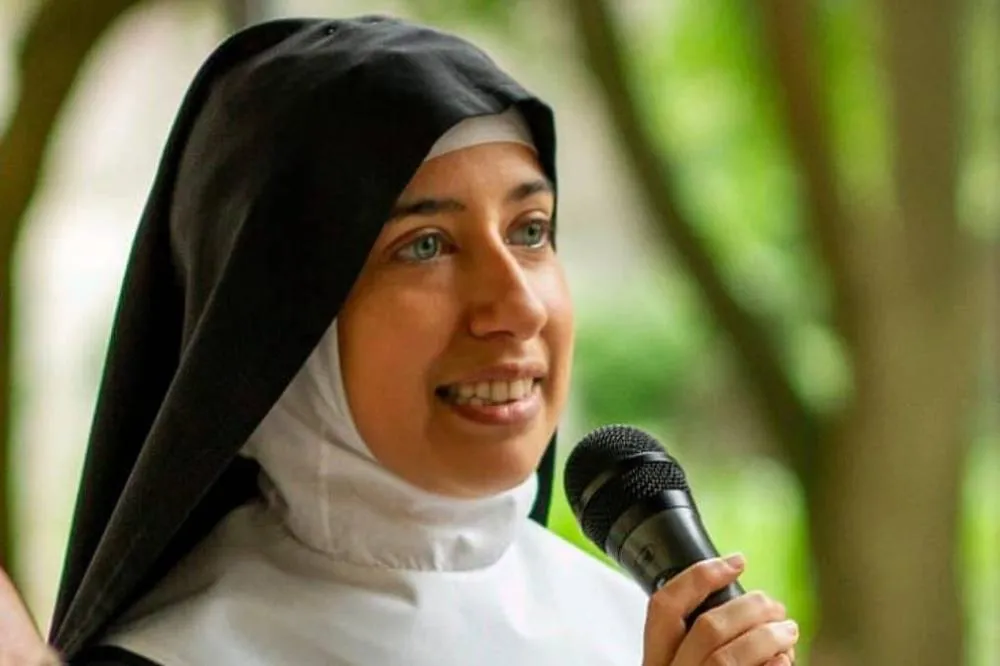 Brasileira “bonita demais” para ser freira perde o cargo em mosteiro na Itália