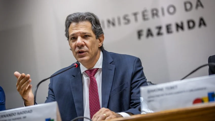 Haddad estima até R$ 2 bi para ressarcir aposentados do INSS