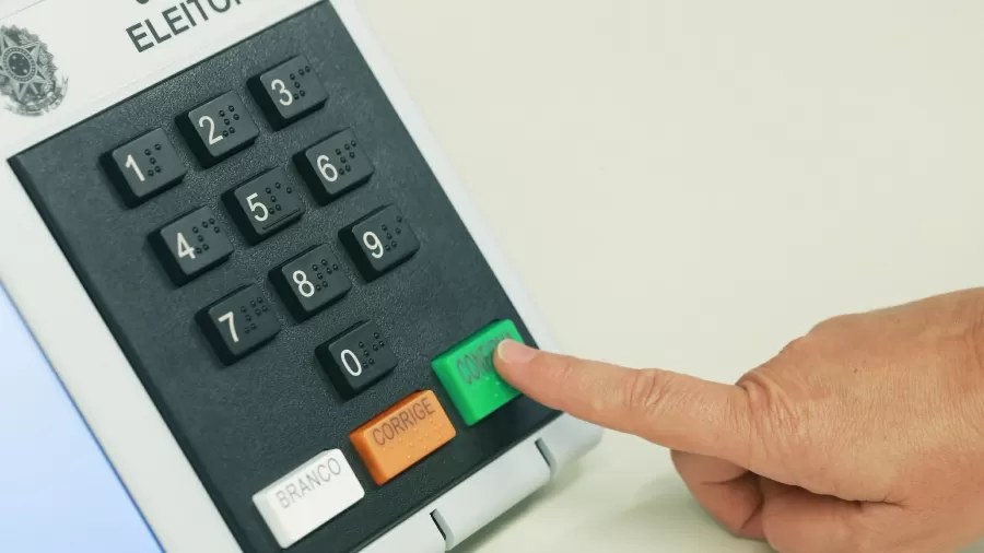 Pesquisa Datafolha mostra que 57% se dizem a favor de permitir reeleição