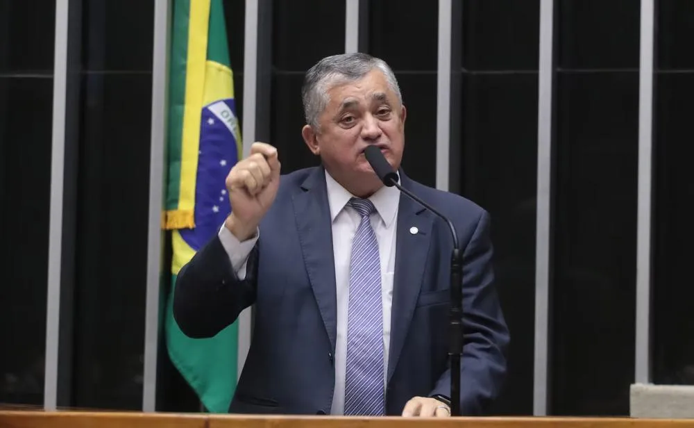 Líder do governo na Câmara defende tributação de títulos do mercado financeiro