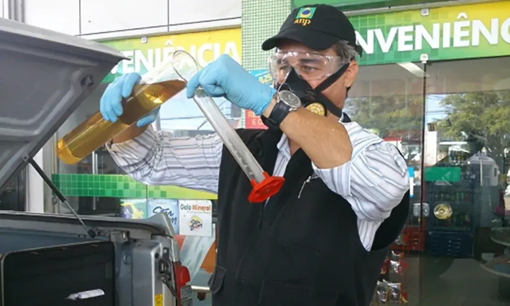 Governo quer mais etanol na gasolina por causa da guerra no Oriente Médio