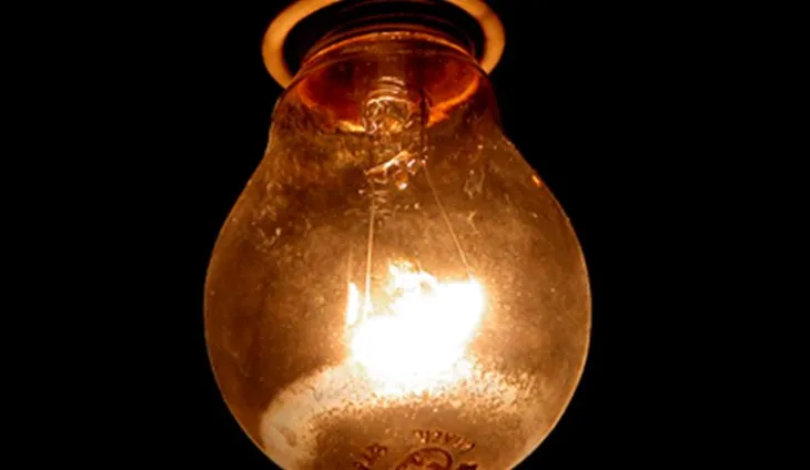 Tarifa social de energia começa neste sábado (5); como funciona a isenção na conta de luz
