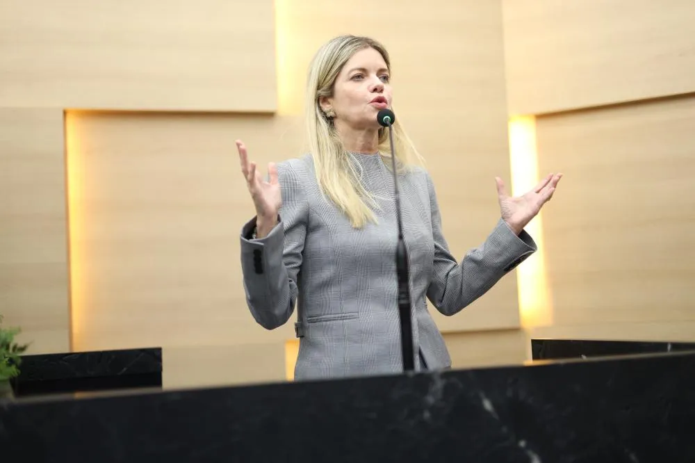 Sancionada lei que garante capacitação em defesa pessoal para profissionais da educação no Piauí