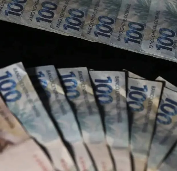 Reforma administrativa terá bônus de resultado para servidor, ministro e juiz, com até 15º salário