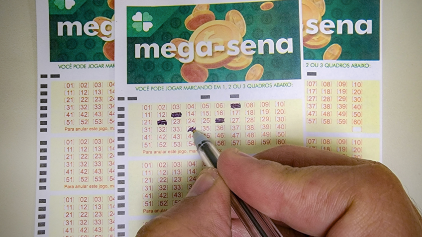 Mega-Sena acumula e prêmio vai a R$ 100 milhões