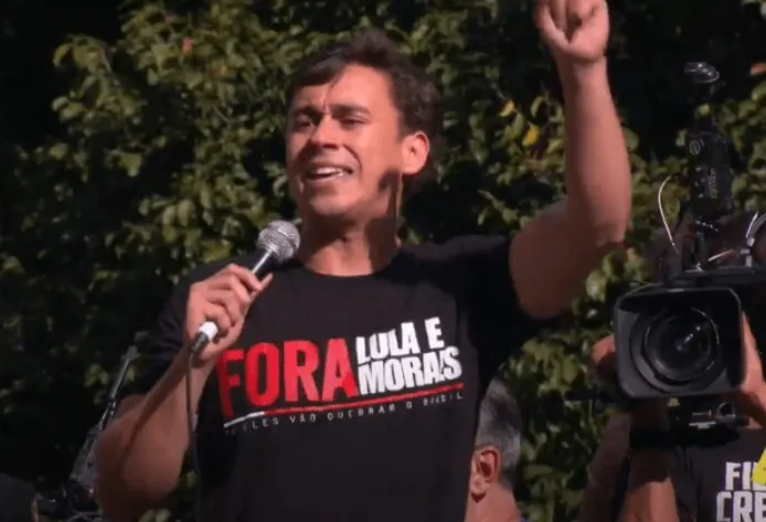 Deputado Federal Nikolas Ferreira pede prisão de Ministro Alexandre de Moraes