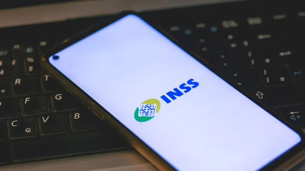 Quem recebe aposentadoria já pode fazer prova de vida direto no smartphone