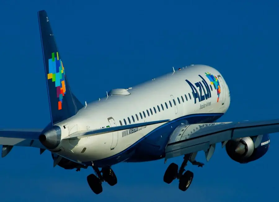 Azul anuncia fim de operações em 13 cidades e corte de 53 rotas no Brasil