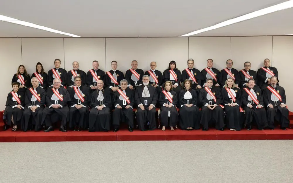 TST gasta R$ 10,3 milhões em 30 veículos de luxo para ministros