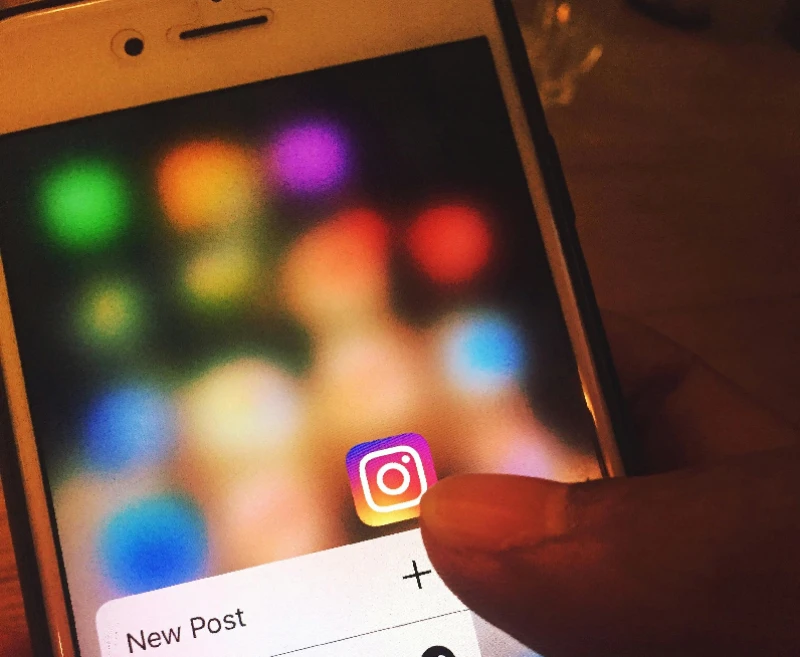 Justiça proíbe Facebook e Instagram de permitir trabalho de criança influencer sem autorização