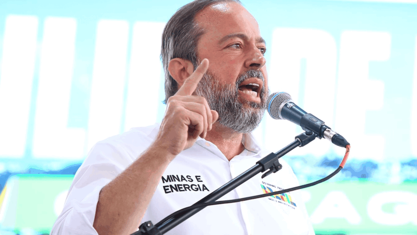 Conta de luz da classe média subirá sem mercado livre, diz Silveira