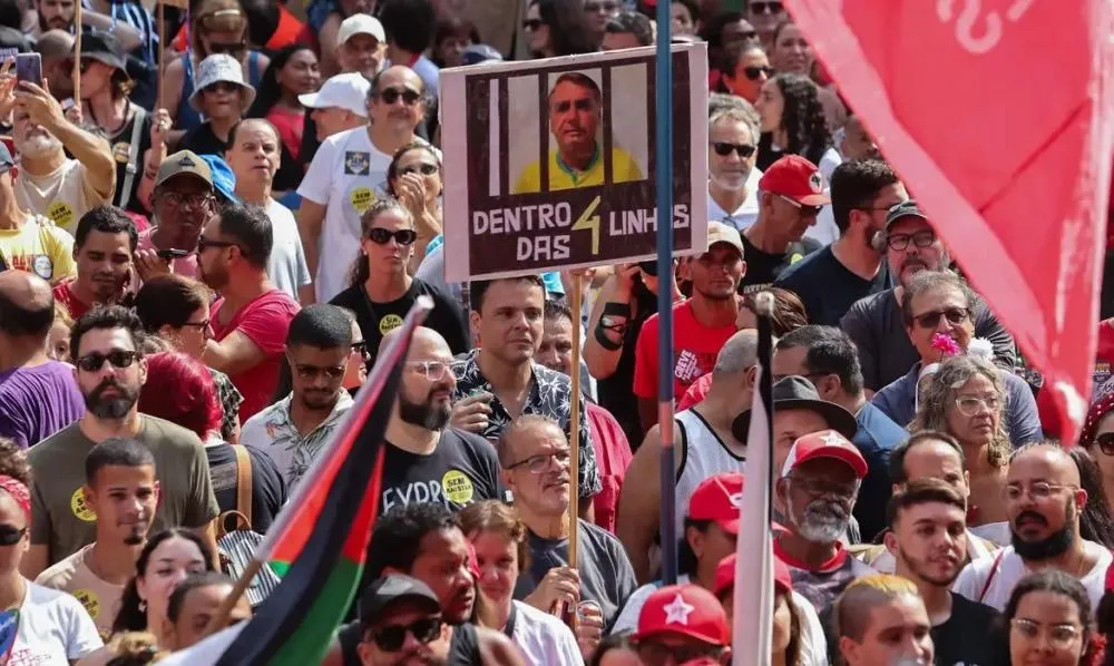 Protestos contra PEC da Blindagem mobilizam Teresina e Parnaíba neste domingo