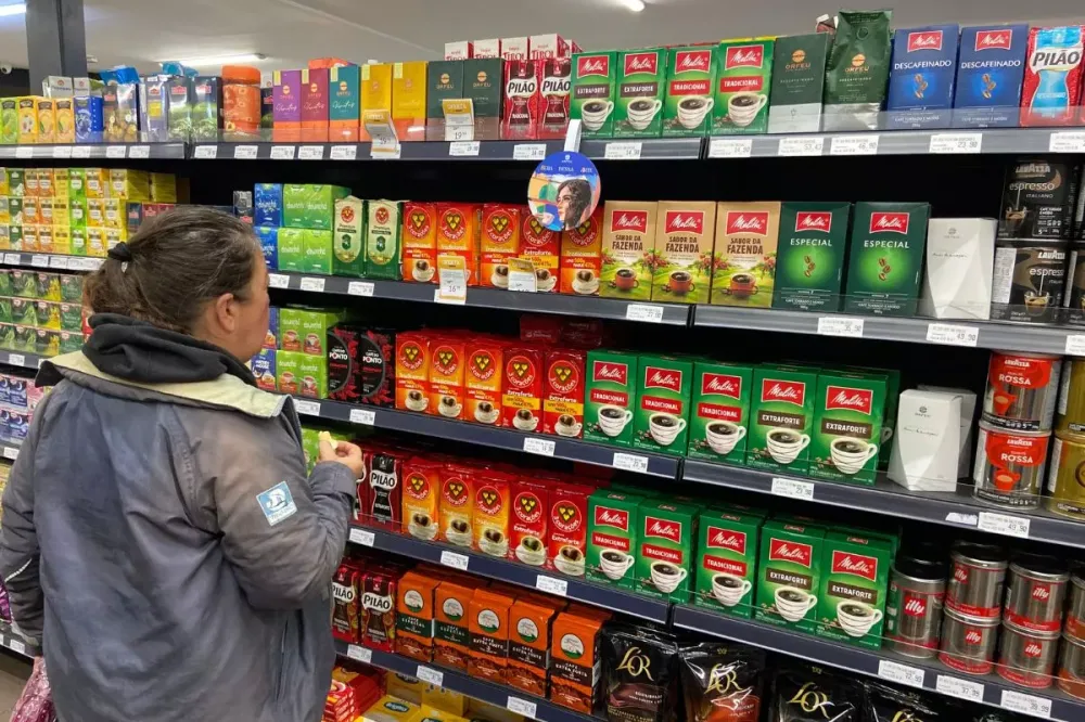 Preço do café no supermercado pode subir até 15% nos próximos dias