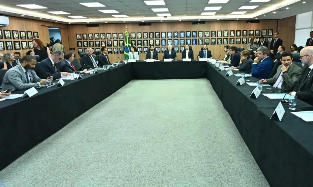 Governo cria comitê para enfrentar crise das bebidas contaminadas por metanol