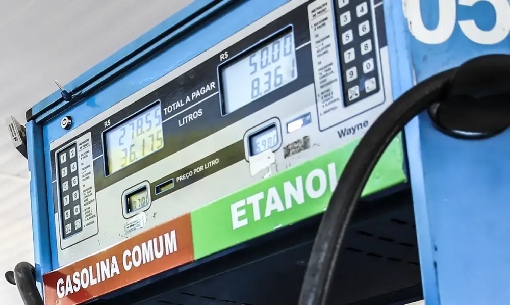 Petrobras reduz preços de gasolina para distribuidoras