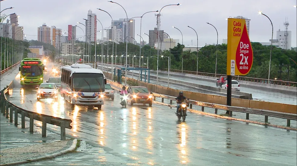 Piauí continua sob alerta de chuvas intensas até quinta (23), mas altas temperaturas persistem