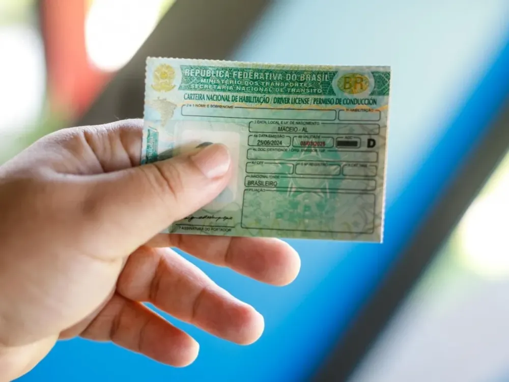 Governo federal deve exigir 2 horas de aula prática para emissão de CNH