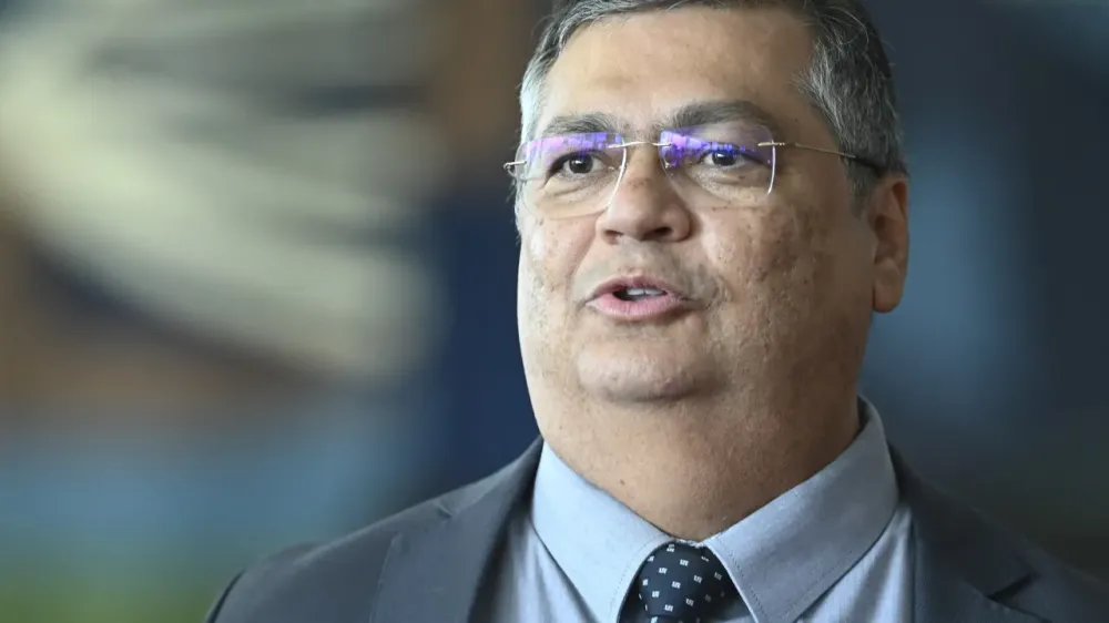 PF analisa emendas de 92 políticos por ordem de Dino e pode abrir novos inquéritos