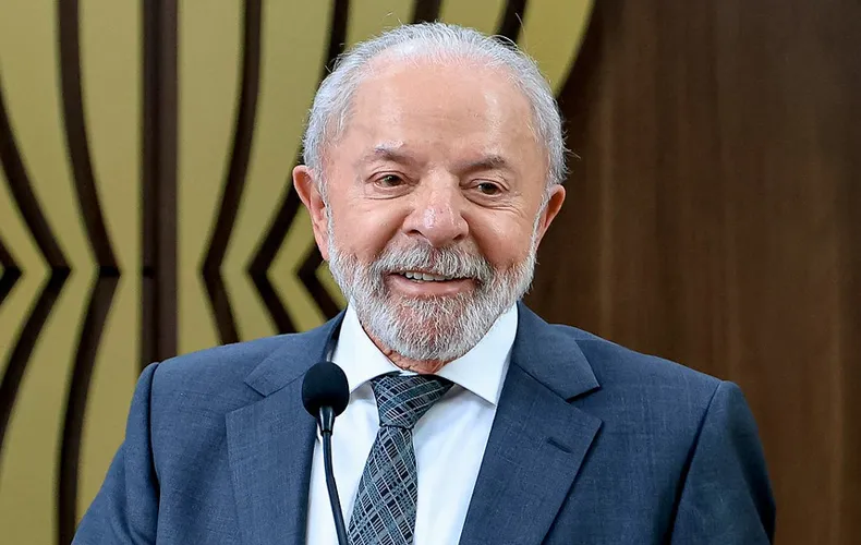 Lula restringe a atuação da Anatel na internet e gera embate